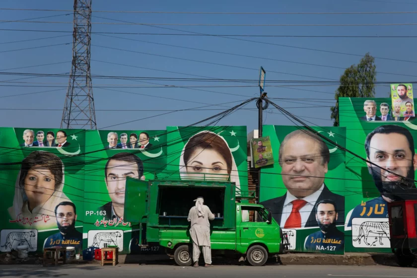 Nawaz Sharif, Zweiter von rechts, steht praktisch schon als Wahlsieger fest. Betsy Joles / Bloomberg
