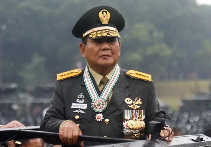 EIndonesiens neuer Präsident Prabowo Subianto ist wenige Monate vor seiner Amtseinführung zum Vier-Sterne-General ernannt worden. Der 72-Jährige hatte Jahrzehnte im Militär gedient. (Adi Weda / EPA)