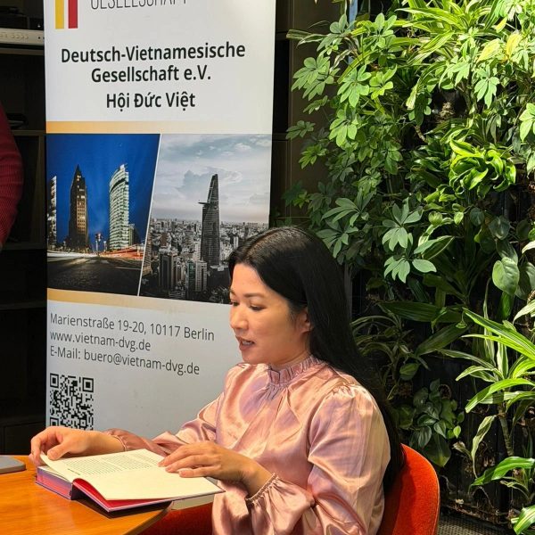 Lesung & Autorengespräch: Thị Thanh Thảo Trần ihren Debütroman „Menschen wie wir“